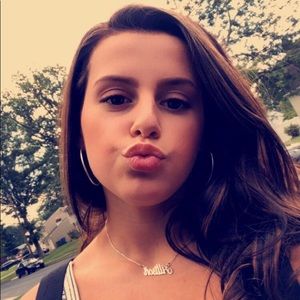 Meet your Posher, Allison